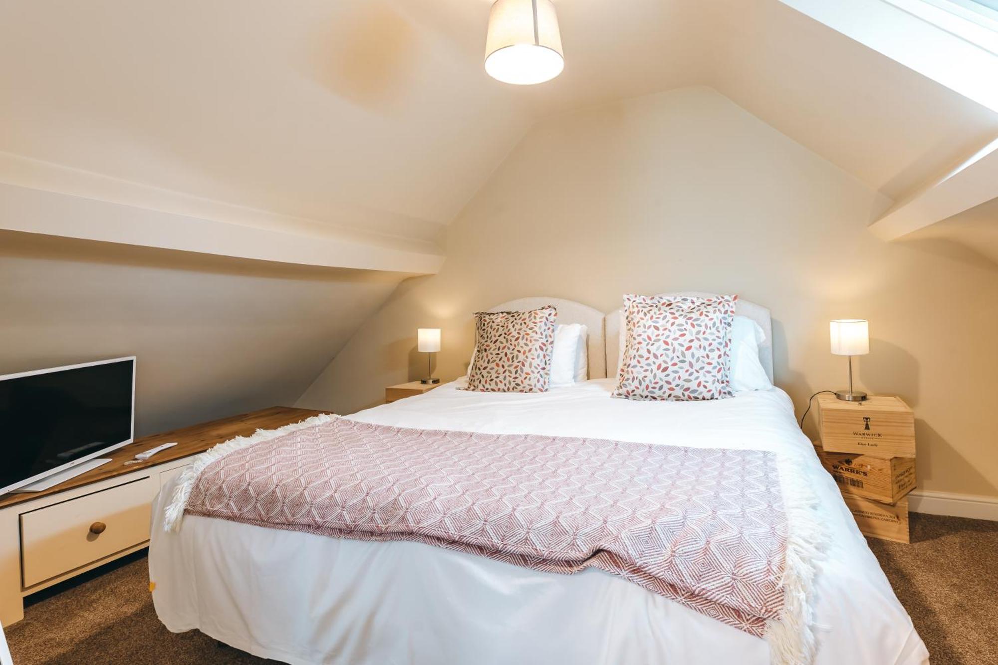 High Grosvenor House With Rose And Heath Cottages ブリッジノース エクステリア 写真