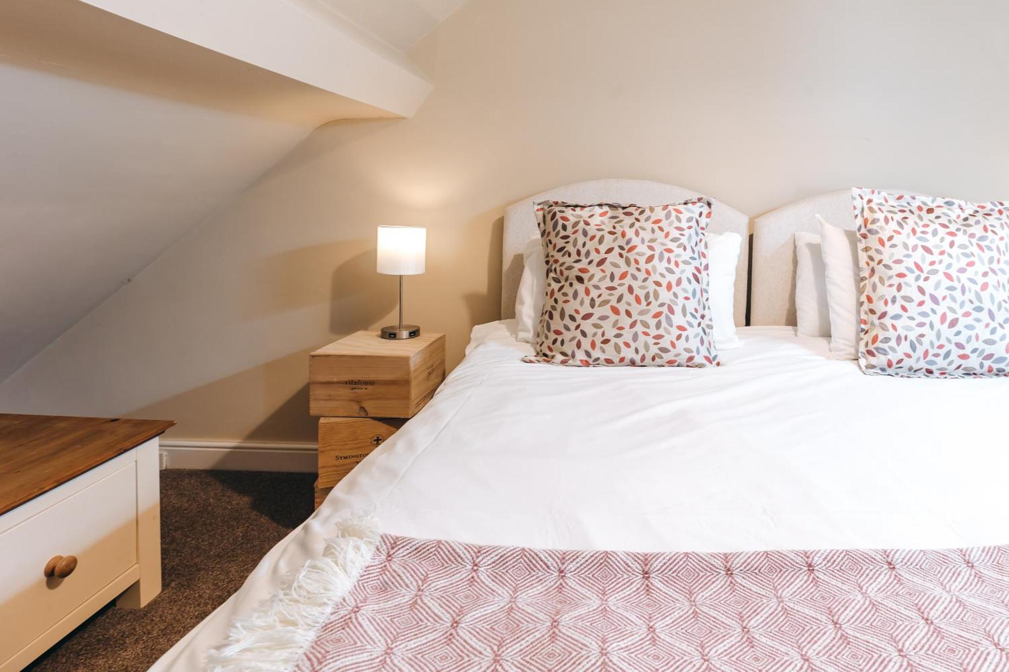 High Grosvenor House With Rose And Heath Cottages ブリッジノース エクステリア 写真