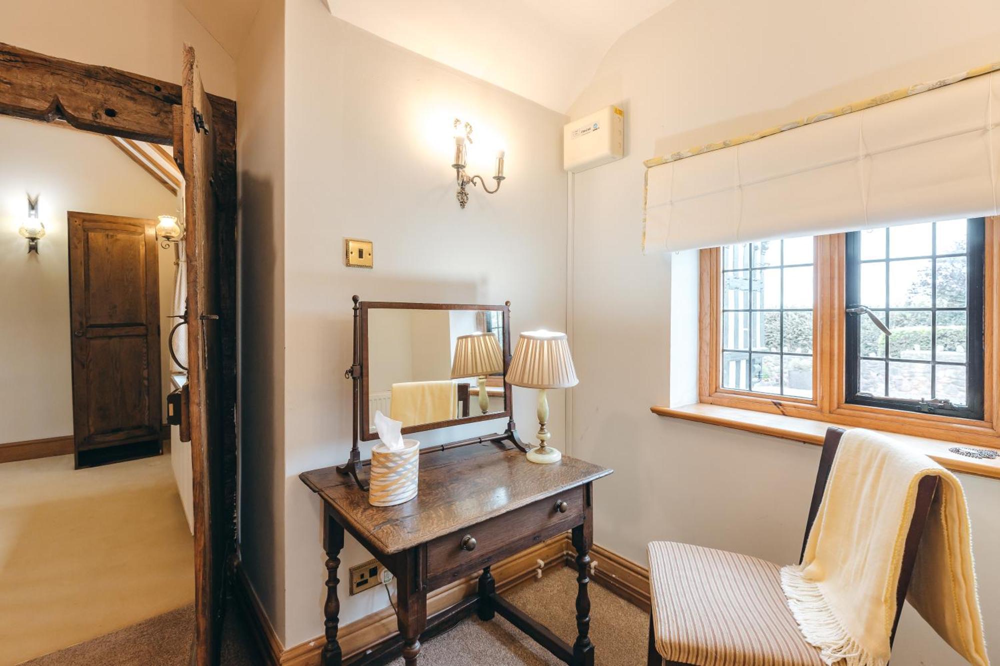High Grosvenor House With Rose And Heath Cottages ブリッジノース エクステリア 写真